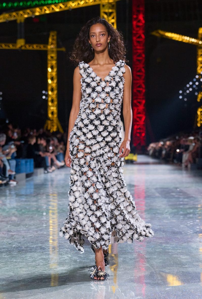 Matthieu Blazy estudia la transformación de Chanel en fw26