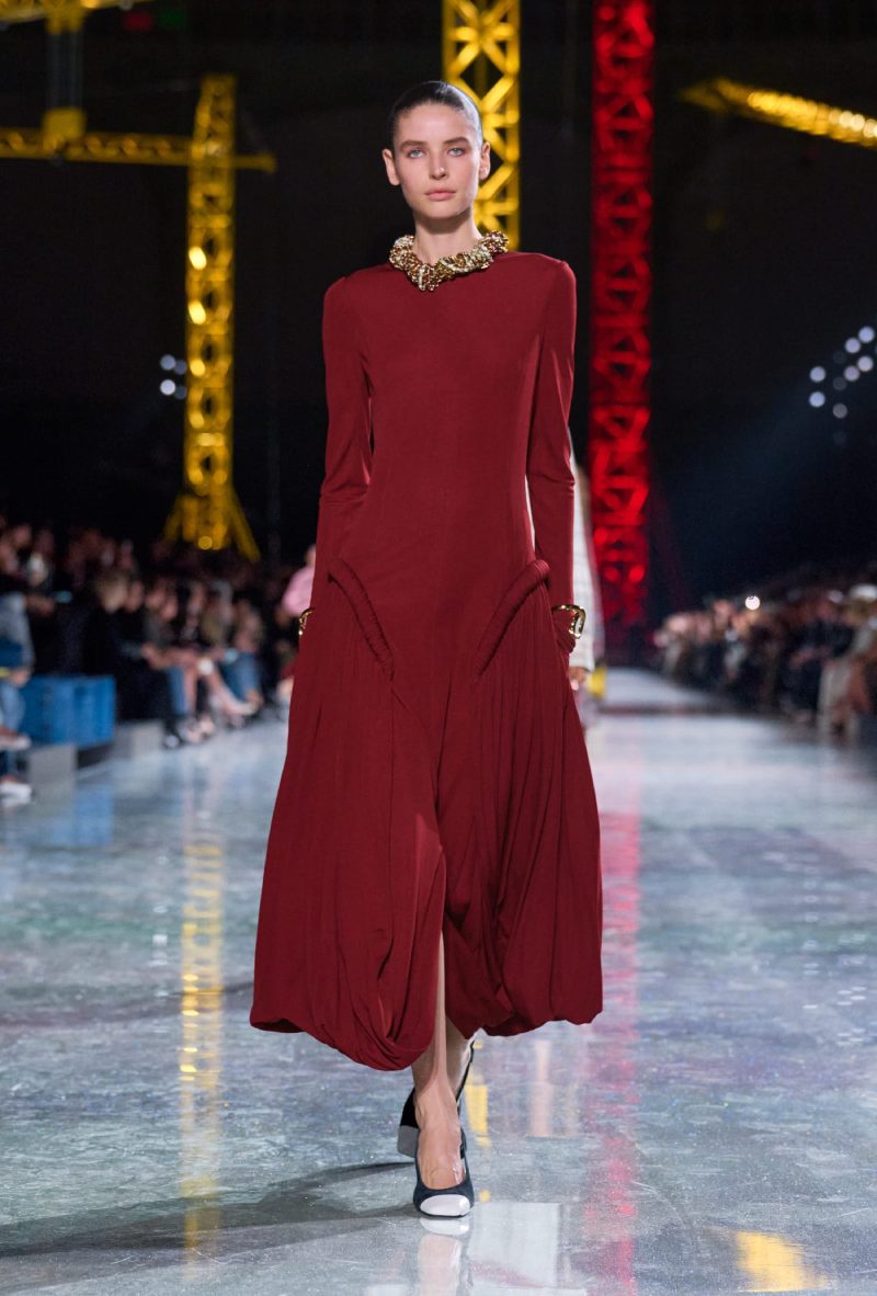 Matthieu Blazy estudia la transformación de Chanel en fw26