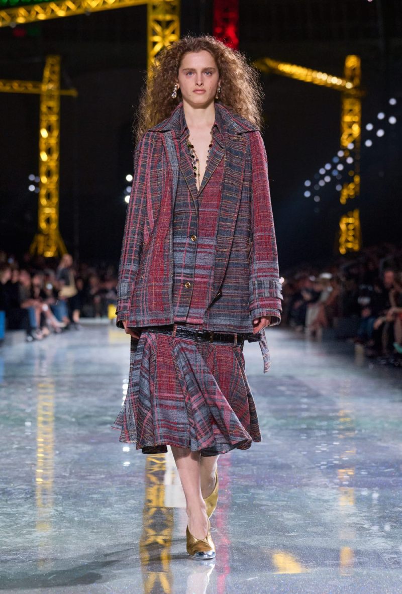 Matthieu Blazy estudia la transformación de Chanel en fw26