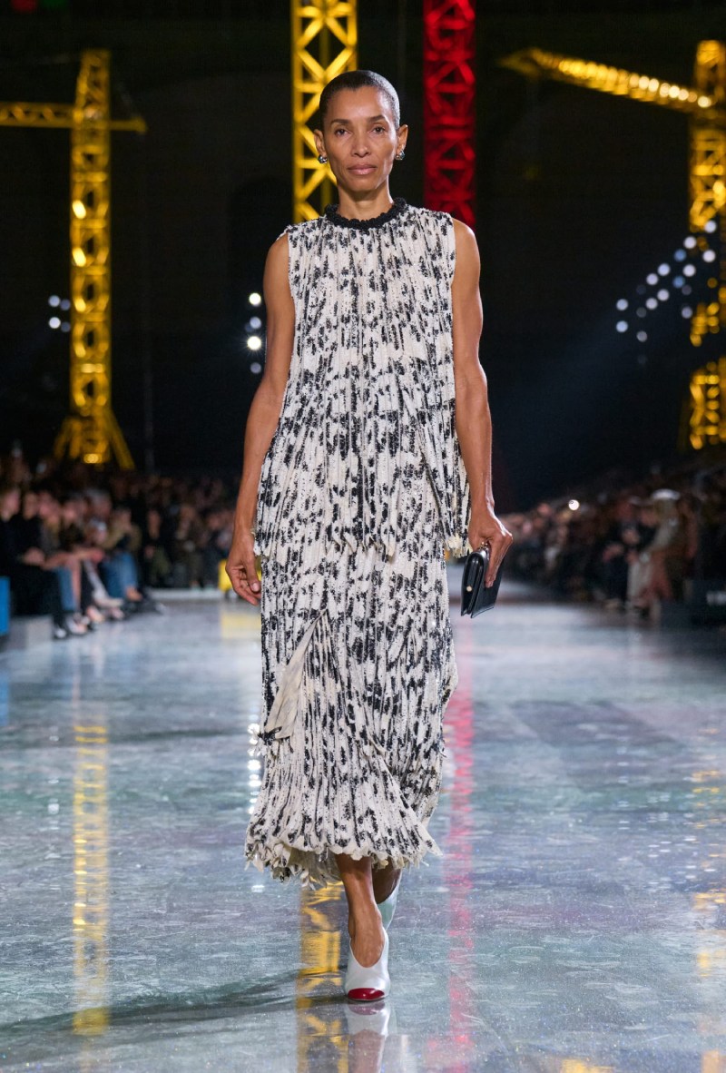 Matthieu Blazy estudia la transformación de Chanel en fw26