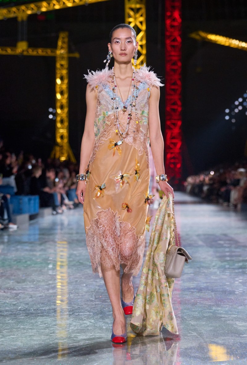 Matthieu Blazy estudia la transformación de Chanel en fw26