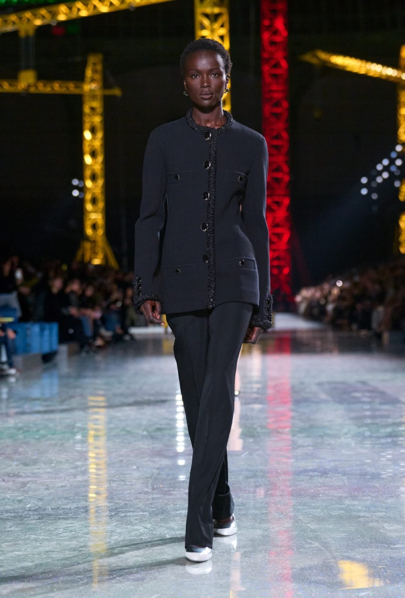 Matthieu Blazy estudia la transformación de Chanel en fw26