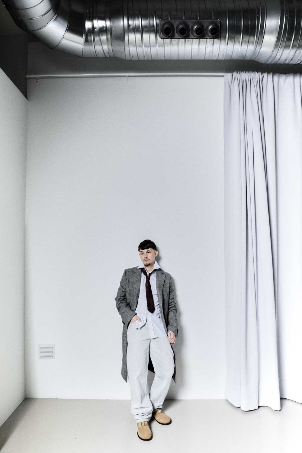 Las citas de Christian Checa vestido de Dior