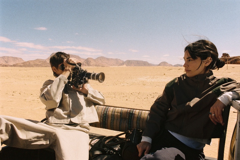 Yuxus, con su minimalismo urbano, crea looks de verano