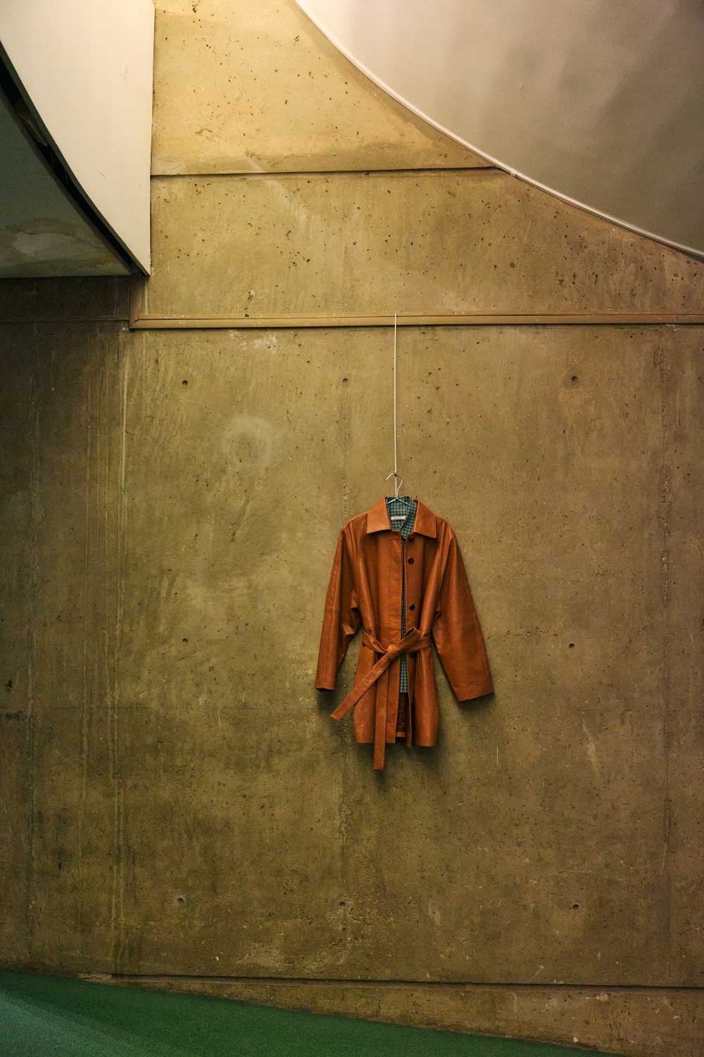 Cordera conquista París: minimalismo ético en el Niemeyer