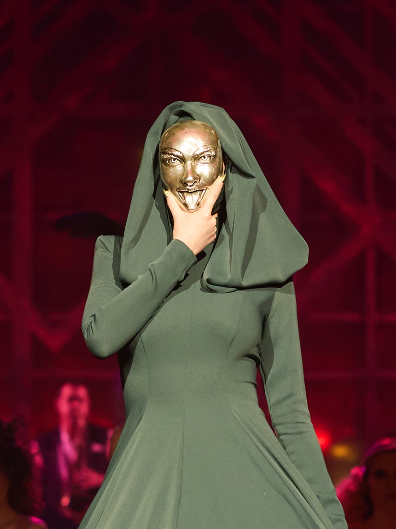 Eduardo Navarrete actualiza su moda con libertad femenina