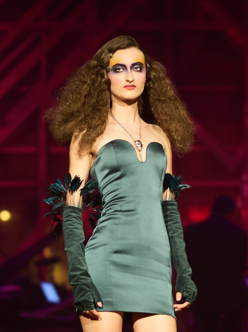 Eduardo Navarrete actualiza su moda con libertad femenina