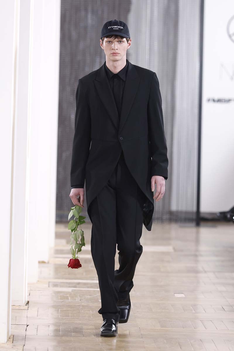 Acromatyx, en MBFW Madrid, sitúa el fetichismo como razón