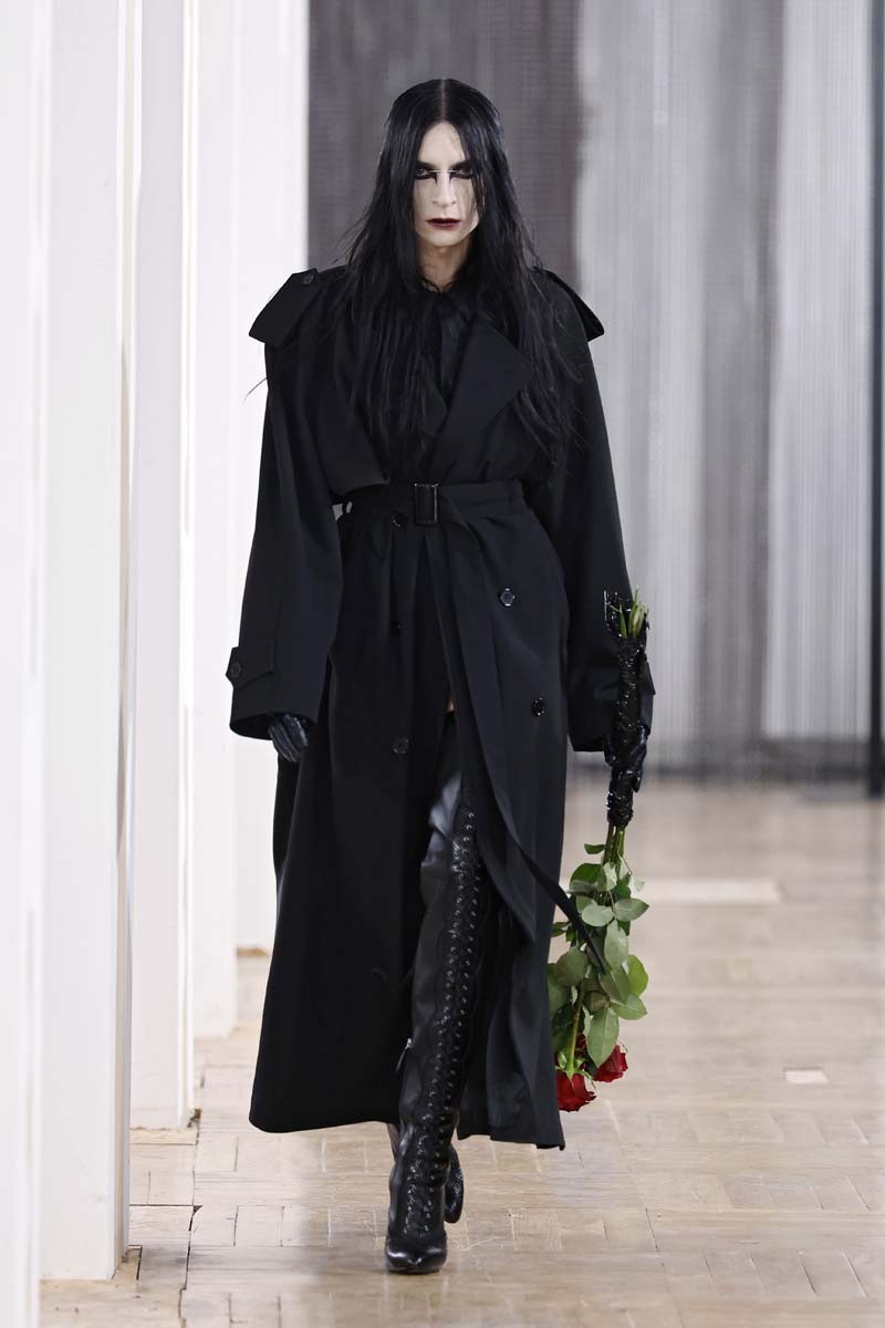 Acromatyx, en MBFW Madrid, sitúa el fetichismo como razón