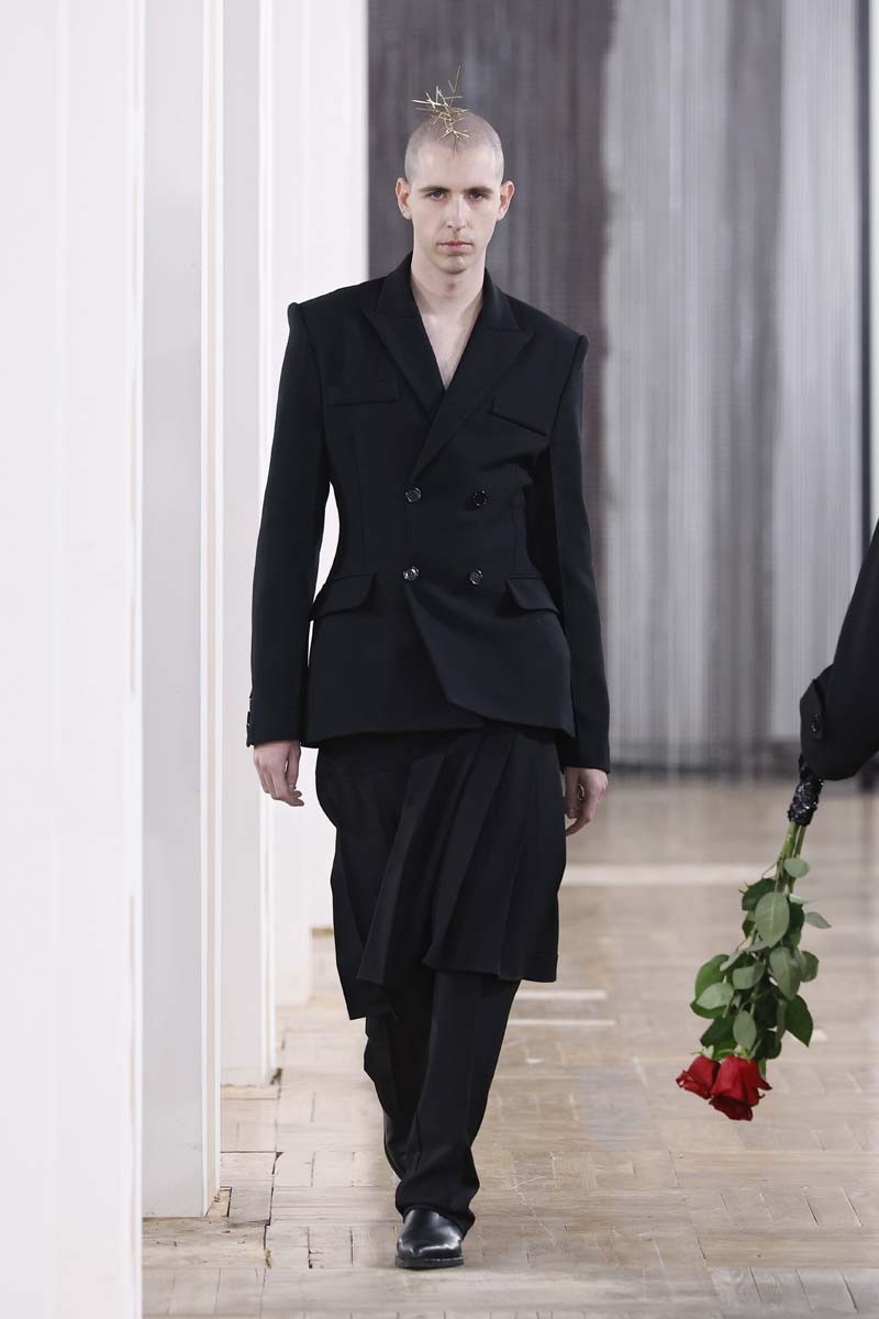 Acromatyx, en MBFW Madrid, sitúa el fetichismo como razón