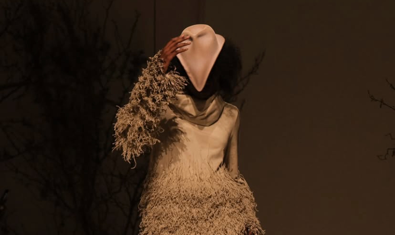 Javier Guijarro triunfa en la semana de la moda de París