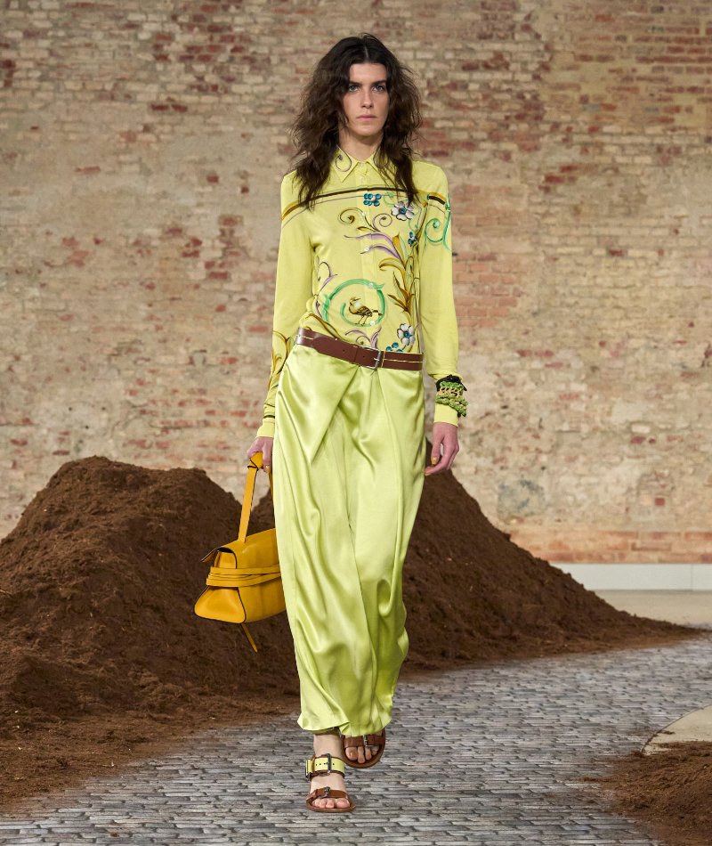 Moschino AW26: un homenaje visual a la Argentina real