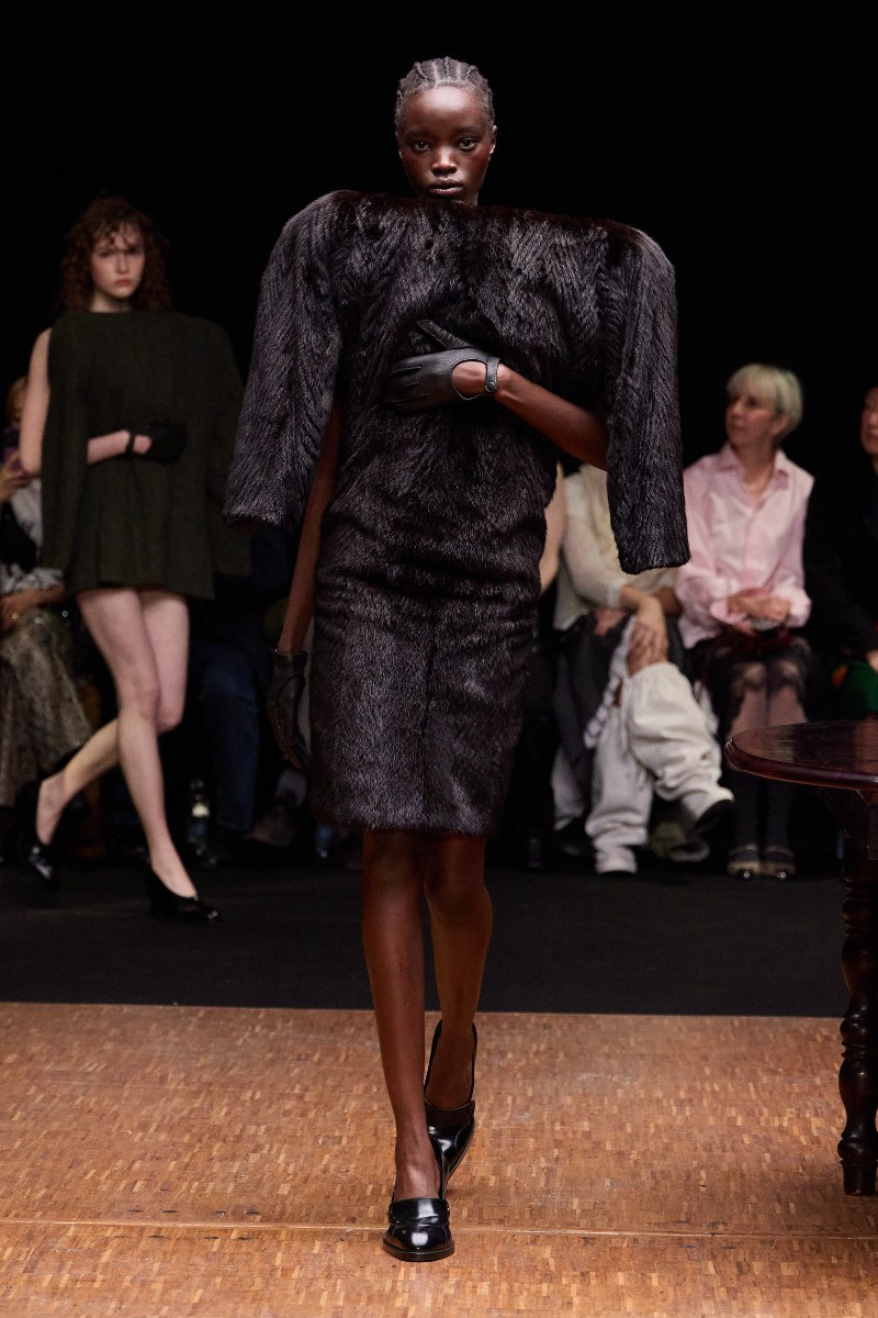 Hodakova AW26: vincula hogar y cuerpo con upcycling