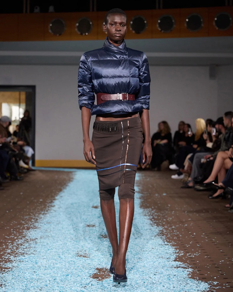 Revive tu niñez con los uniformes formales de Paloma Wool