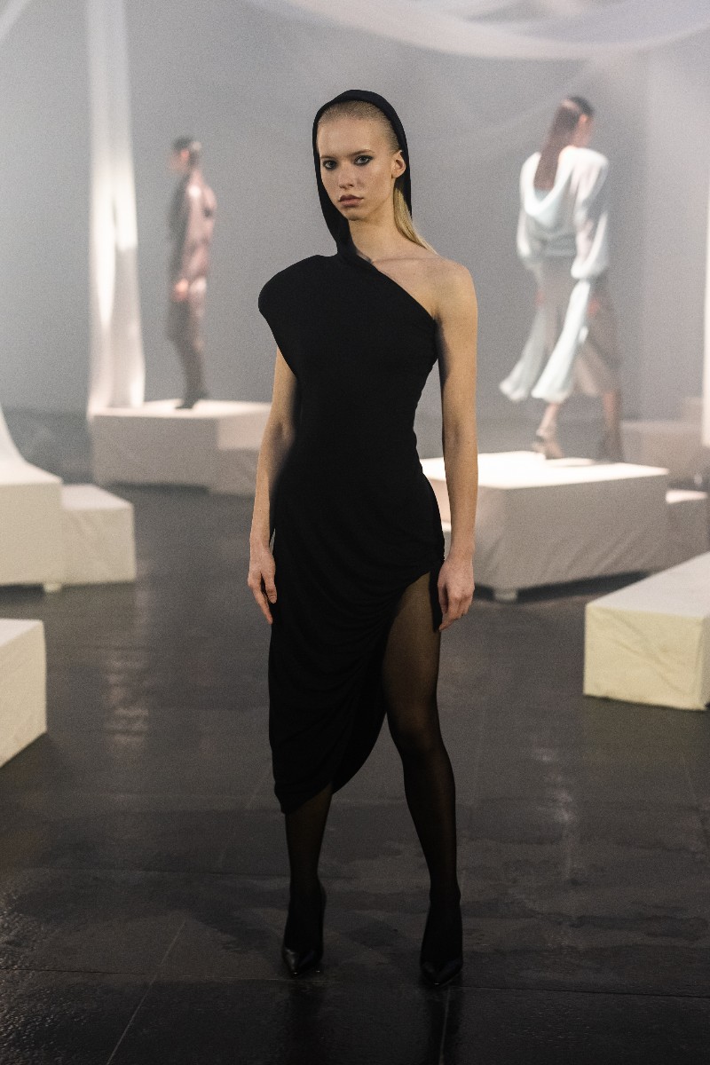 Con fuerza e identidad, Ucrania organiza su Fashion Week