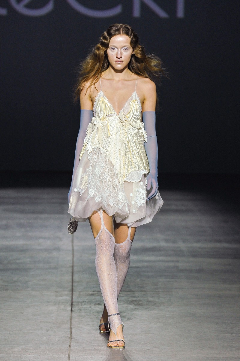 Con fuerza e identidad, Ucrania organiza su Fashion Week