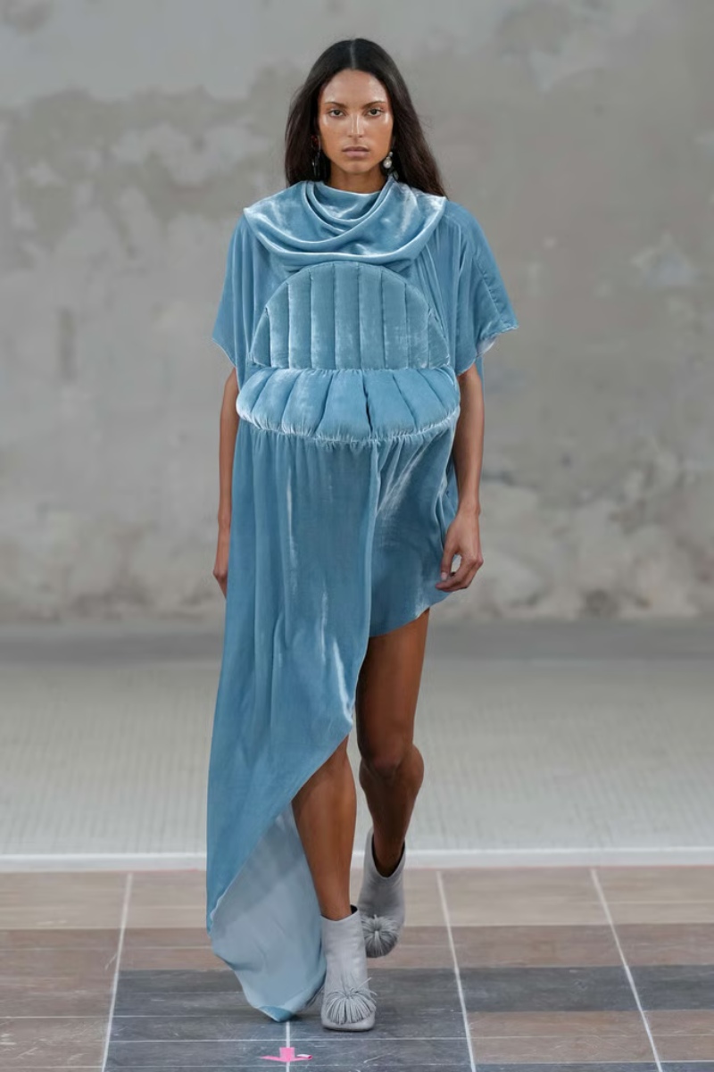 Abra FW26: moda caótica para una feminidad sin control