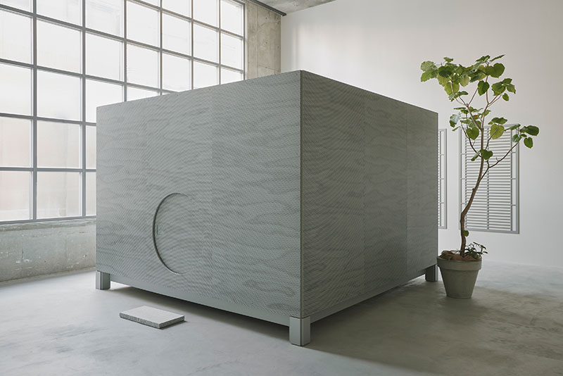 Devon Turnbull / OJAS hace sonar la madera en su exposición