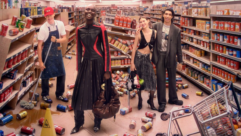 Diesel ss26: lookazos de aire Y2k para la desgracia