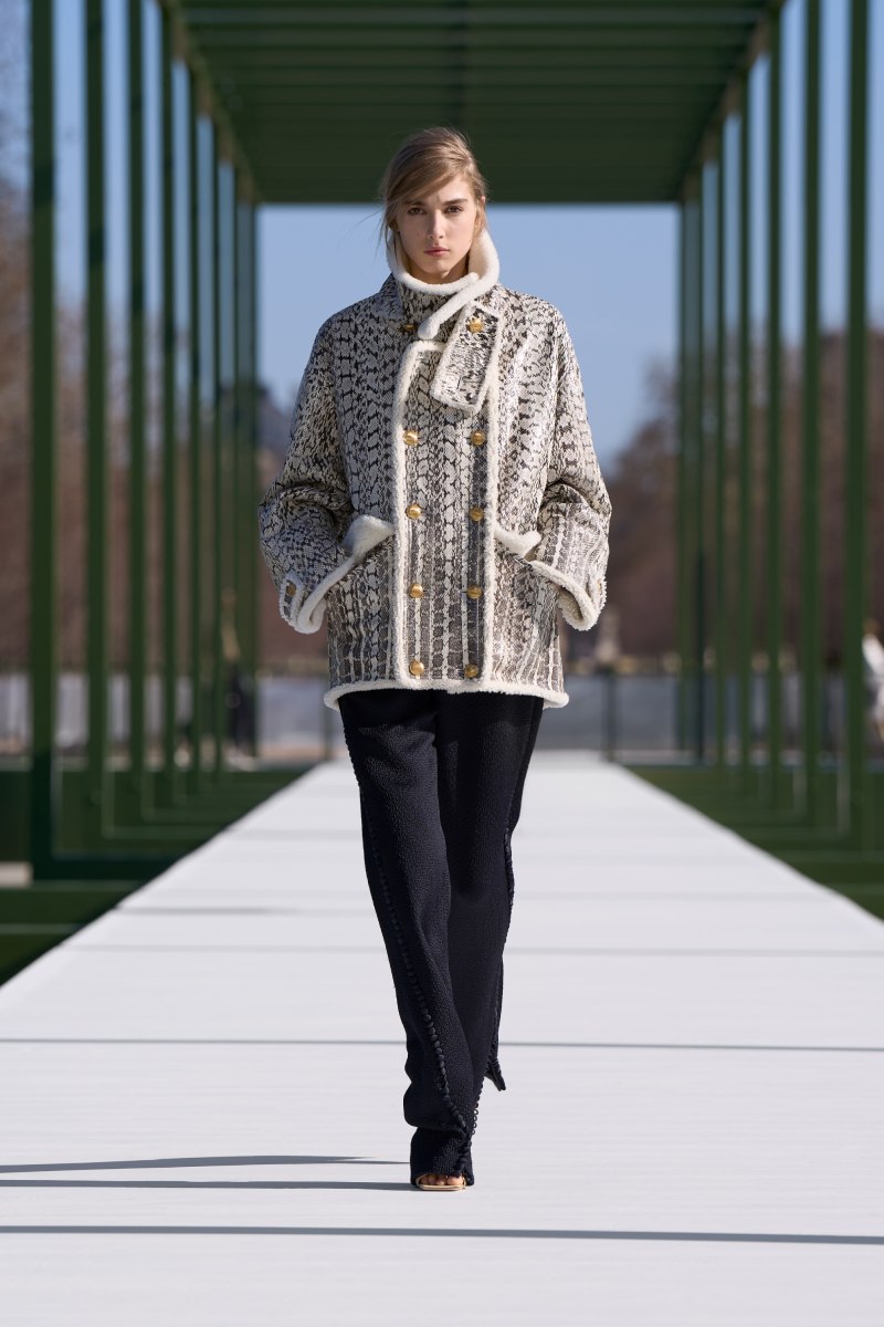 Jonathan Anderson presenta un new New Look para Dior