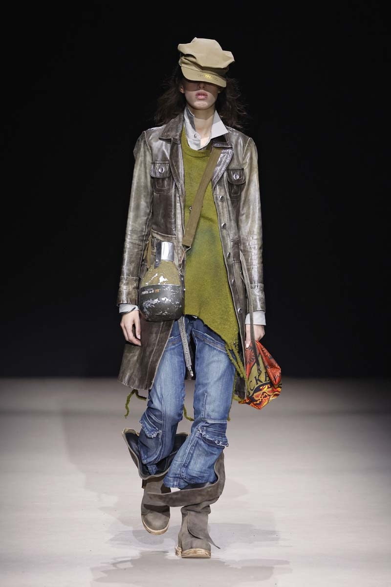 La tribu simbólica de Eaftimos triunfa en la pasarela EGO