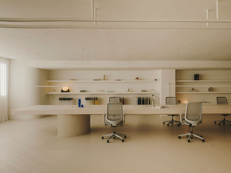 Isern Serra diseña el Eiko Ai Showroom, un lugar cambiante