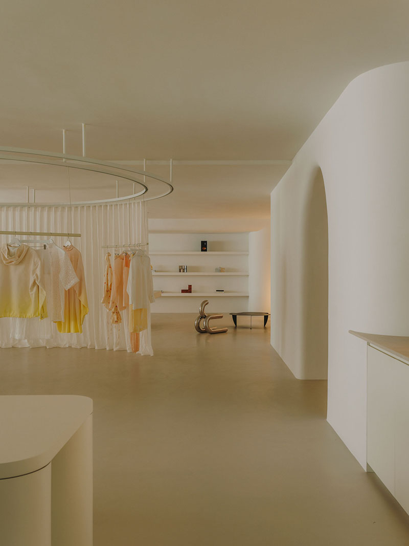 Isern Serra diseña el Eiko Ai Showroom, un lugar cambiante