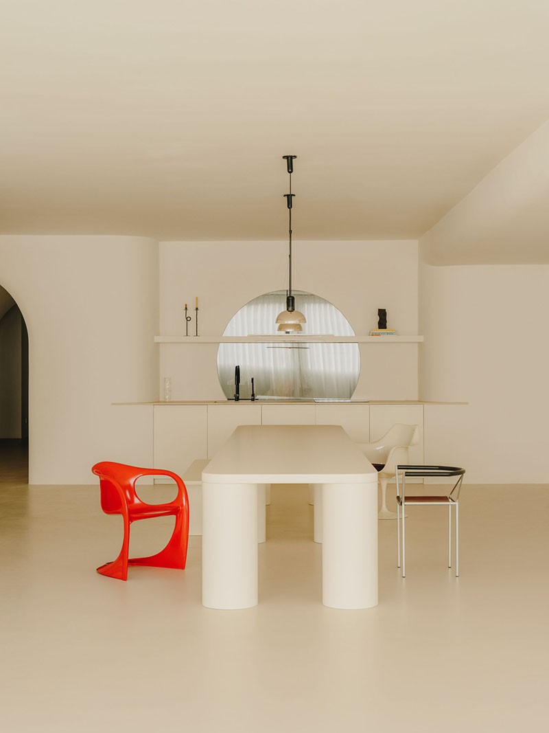 Isern Serra diseña el Eiko Ai Showroom, un lugar cambiante