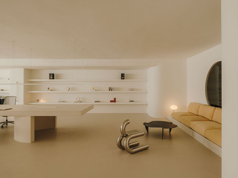 Isern Serra diseña el Eiko Ai Showroom, un lugar cambiante