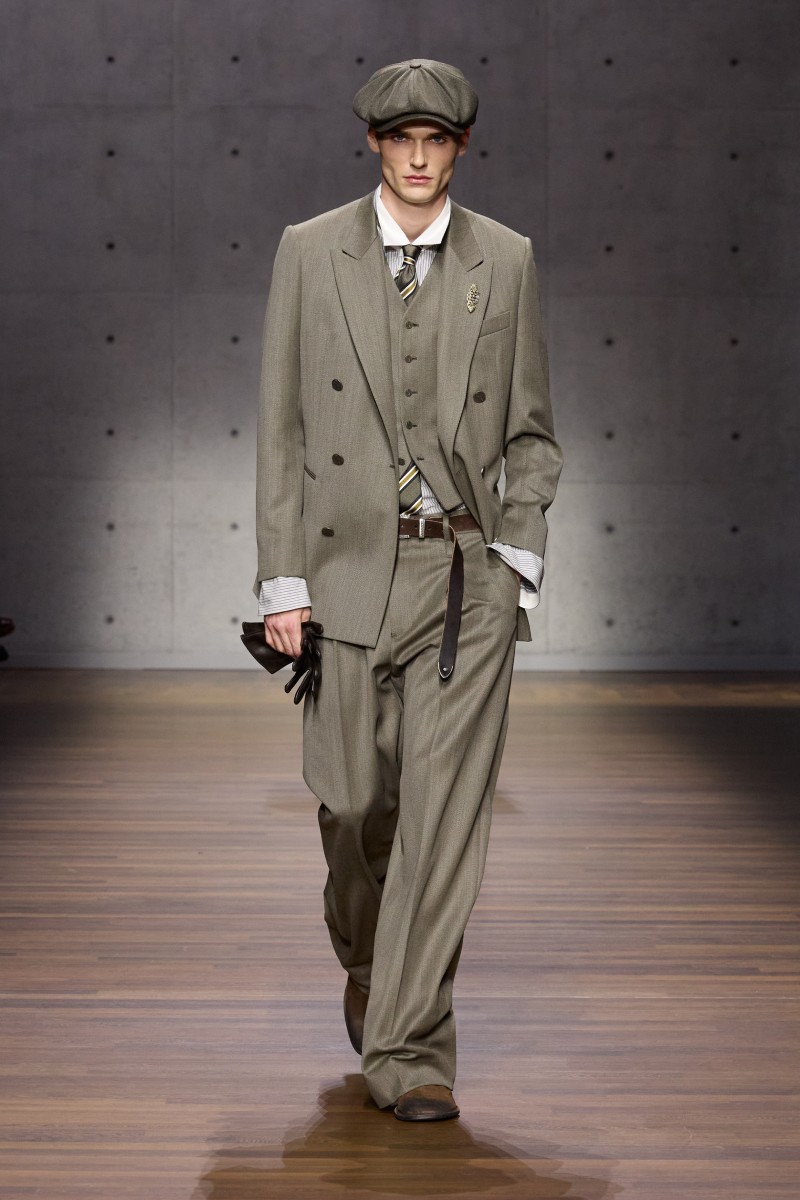 Emporio Armani sigue siendo Armani (gracias a Dios)