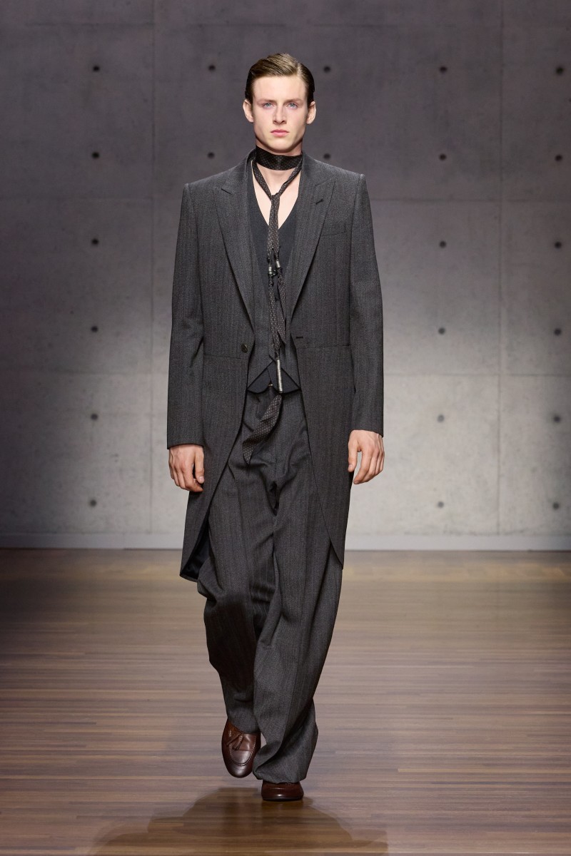 Emporio Armani sigue siendo Armani (gracias a Dios)