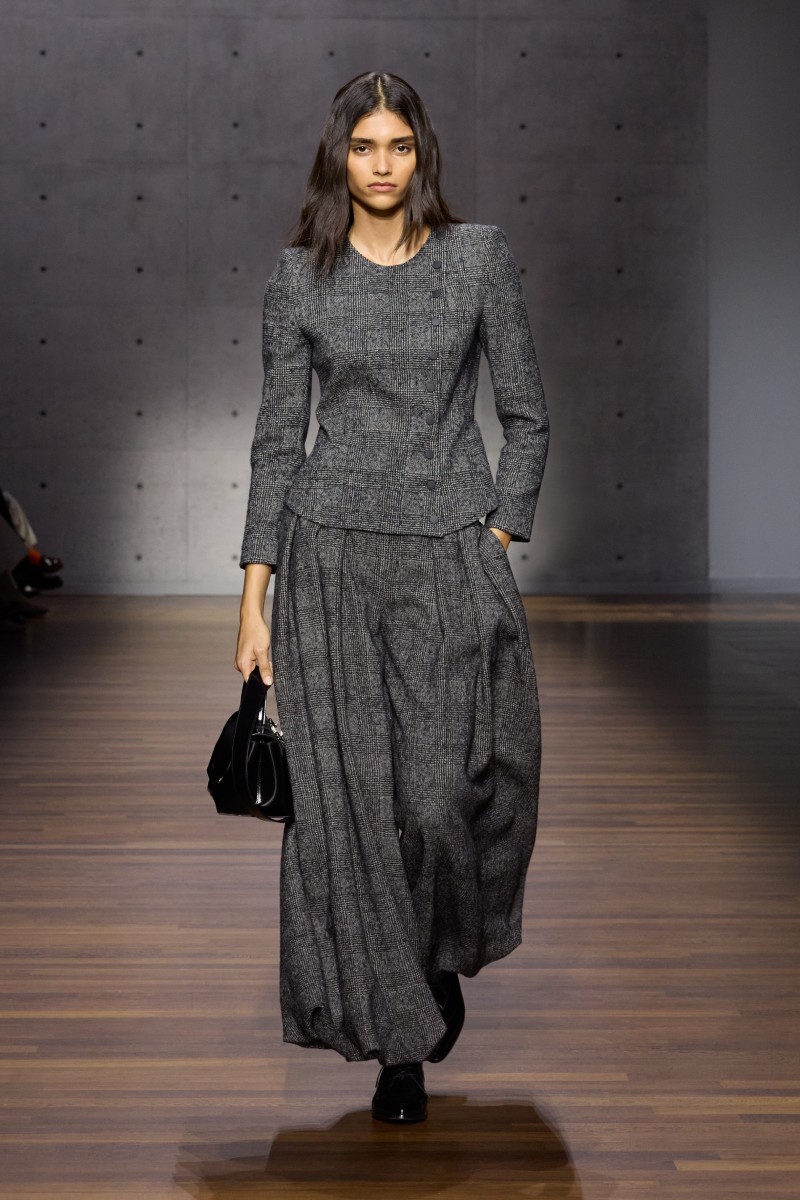 Emporio Armani sigue siendo Armani (gracias a Dios)