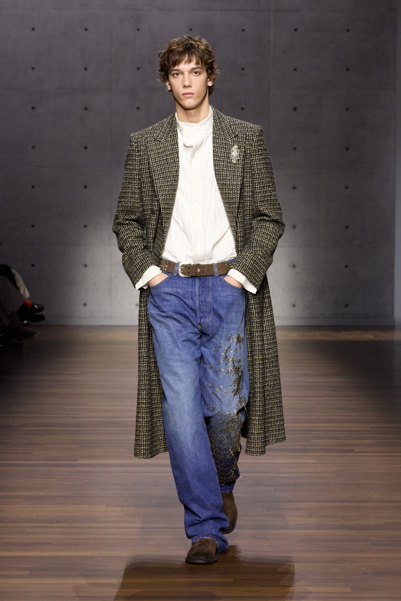 Emporio Armani sigue siendo Armani (gracias a Dios)