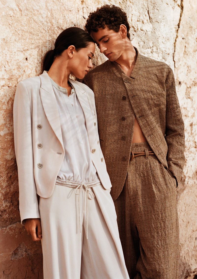 La elegancia Armani migra al desierto para ss26