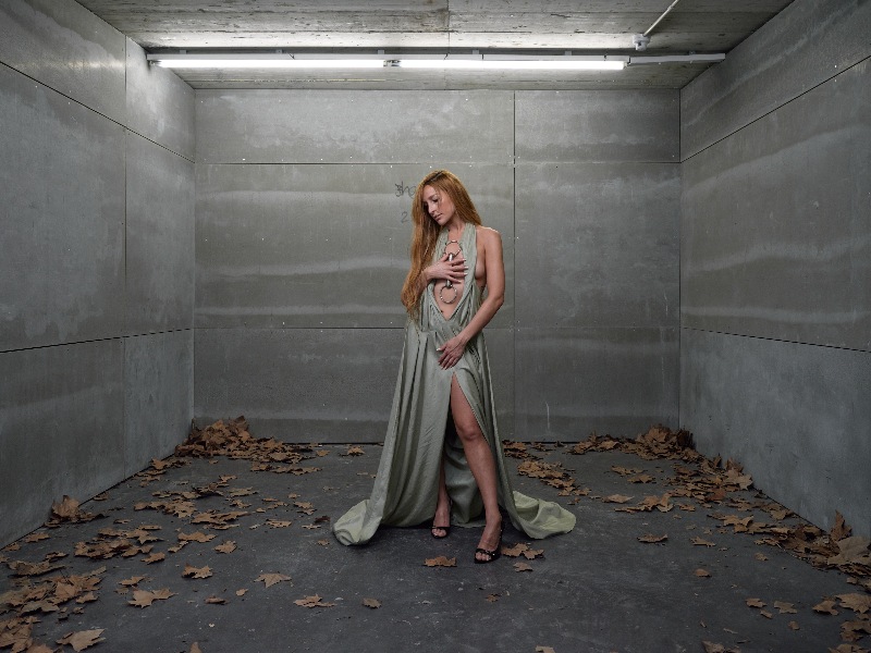 Evade House revela tensión y fragilidad en moda imperfecta