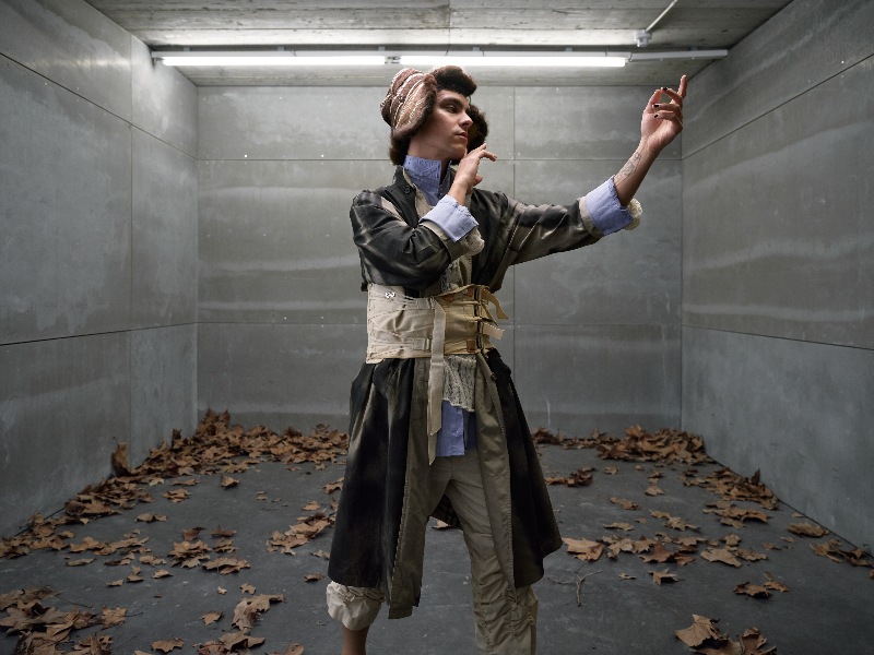 Evade House revela tensión y fragilidad en moda imperfecta