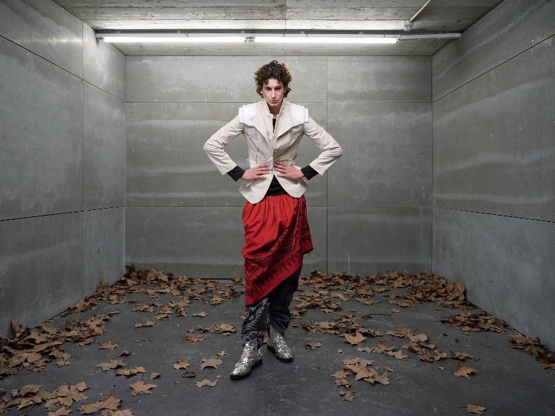 Evade House revela tensión y fragilidad en moda imperfecta