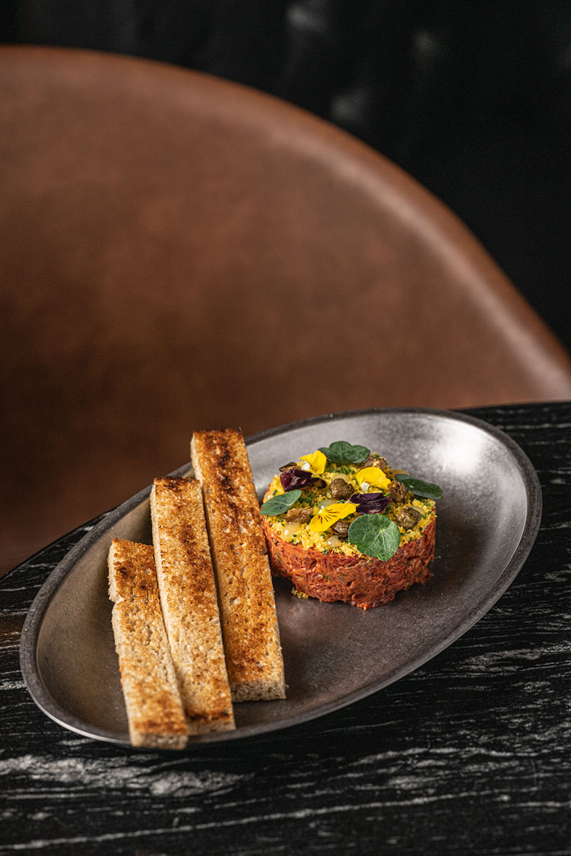 Fenómeno, templo bar hi-fi con coctelería de laboratorio