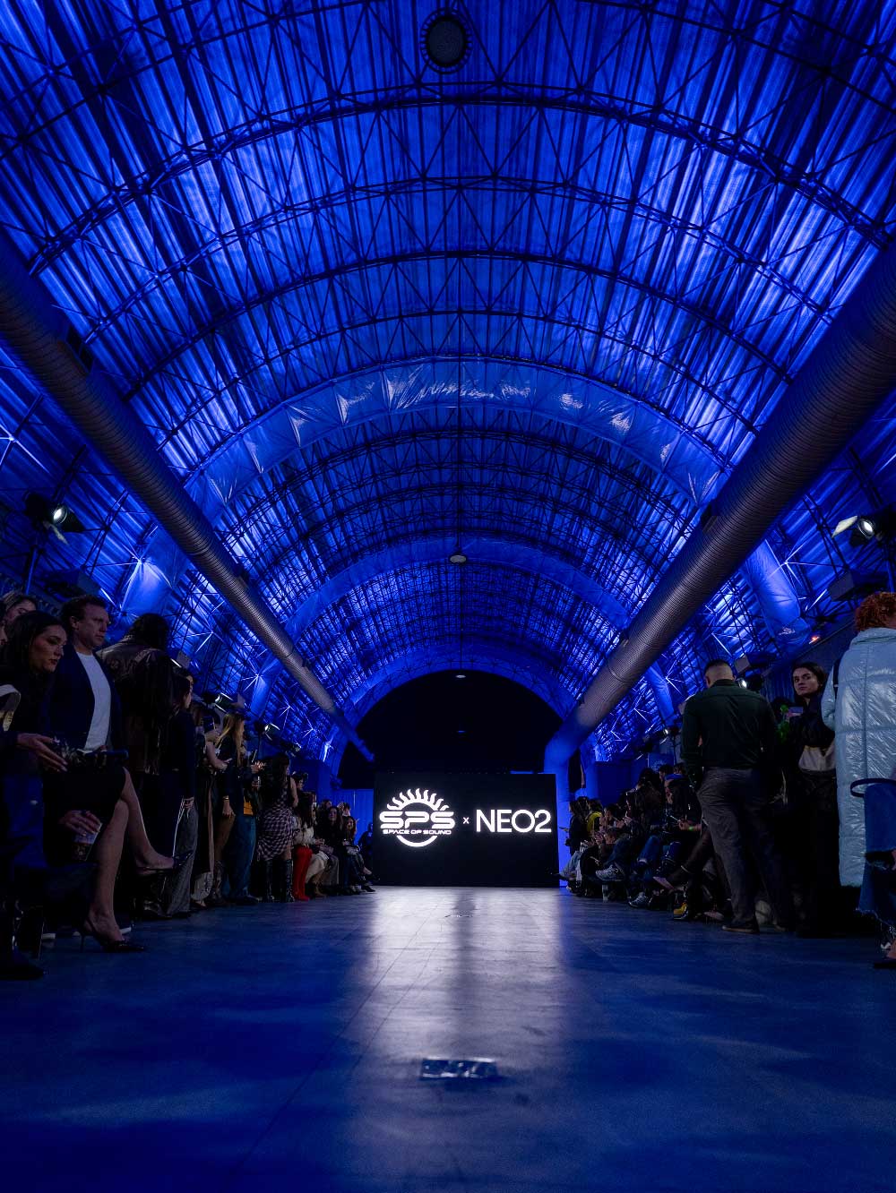 Neo2 y Space of Sound cierran Madrid Fashion Week a lo alto