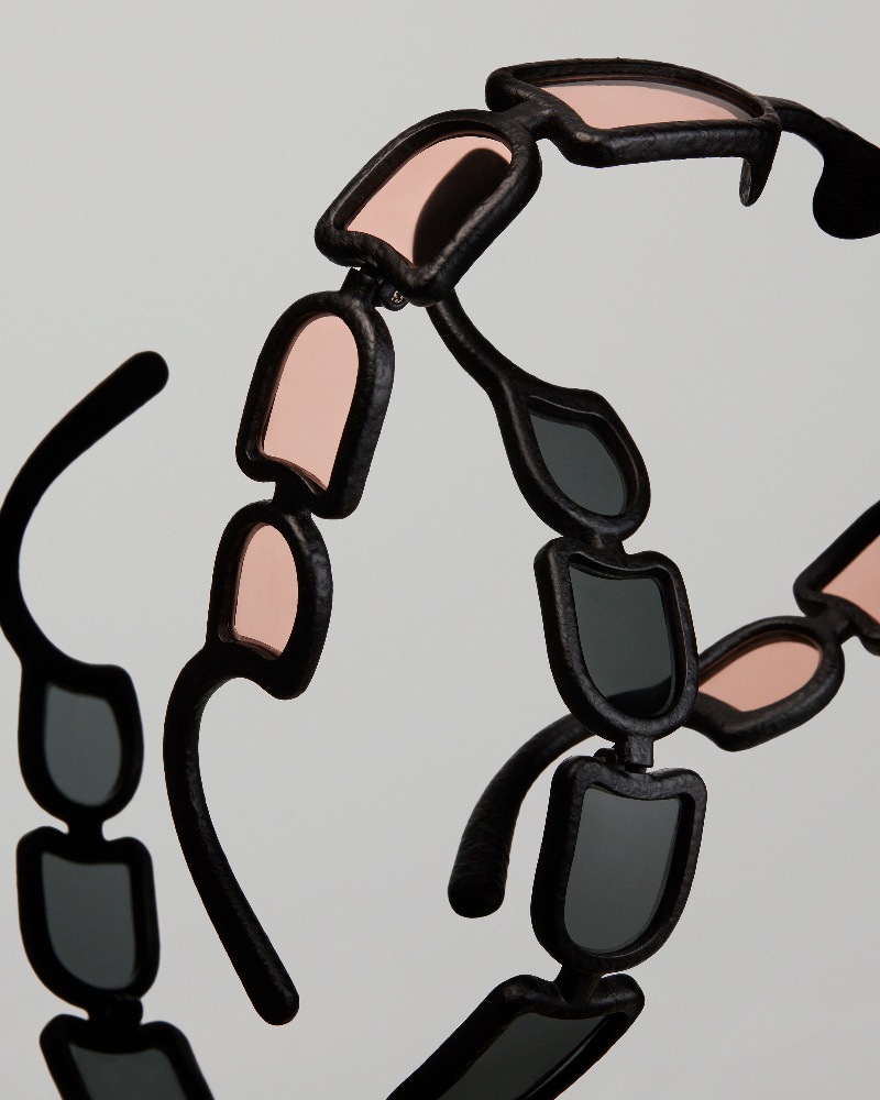 Issey Miyake no usa dos lentes: añade ocho con impresión 3D