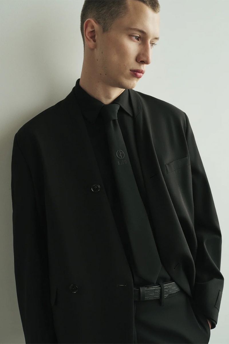 Ronnie Feig vuelve a los archivos de Armani para ss26