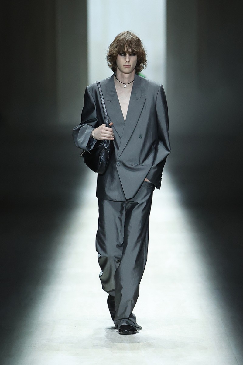 Demna radicaliza el Gucci de Tom Ford para su debut