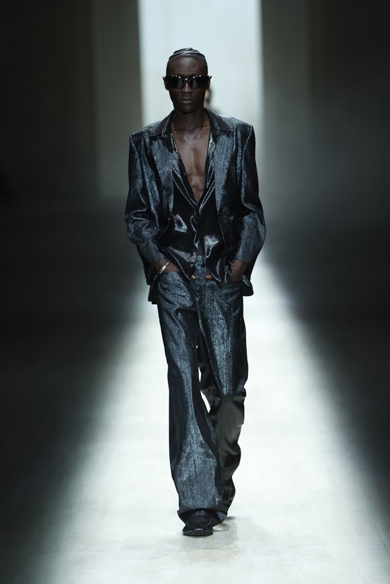 Demna radicaliza el Gucci de Tom Ford para su debut