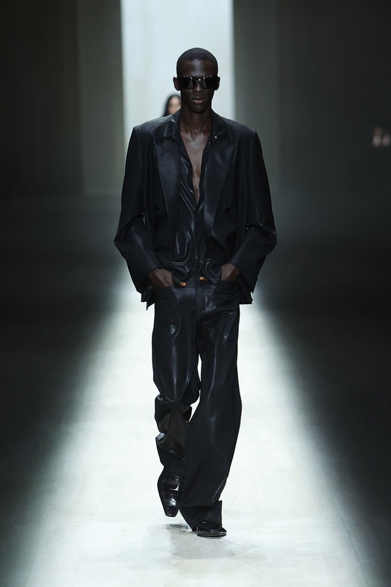 Demna radicaliza el Gucci de Tom Ford para su debut