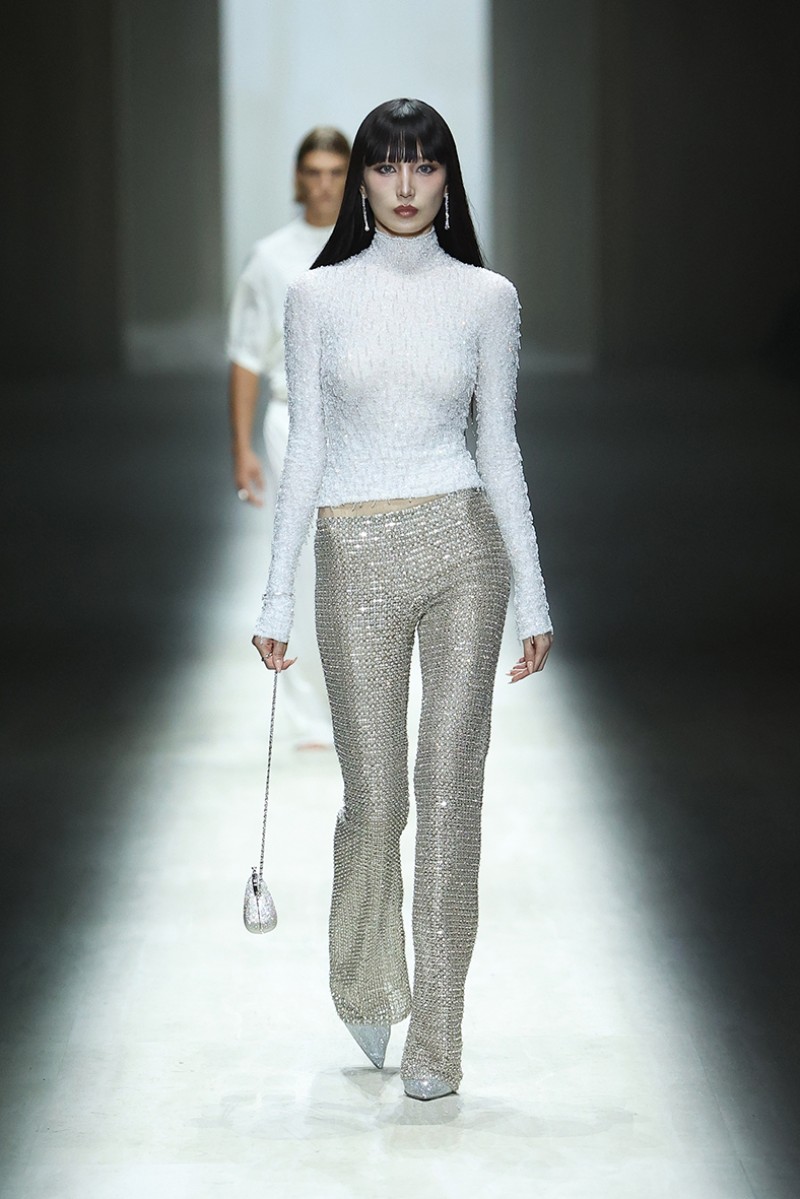 Demna radicaliza el Gucci de Tom Ford para su debut