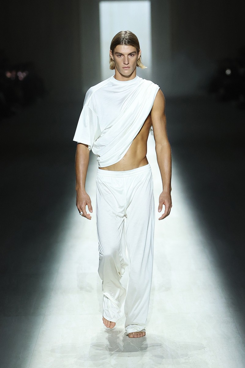 Demna radicaliza el Gucci de Tom Ford para su debut