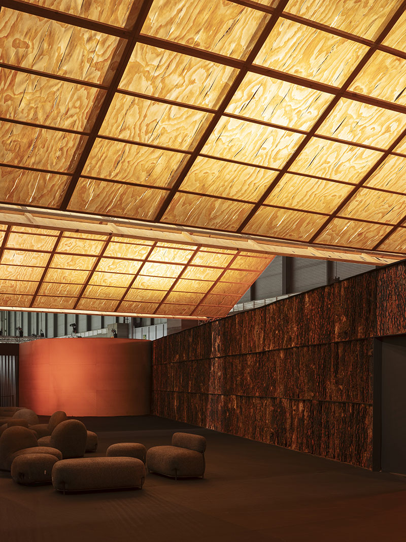 Guest Lounge Arco: cómo crear un espacio con lo que ardió