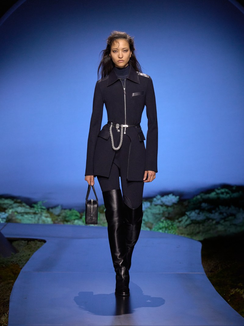 Hermès mira al crepúsculo para su armario femenino de fw26