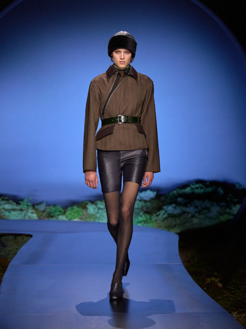Hermès mira al crepúsculo para su armario femenino de fw26