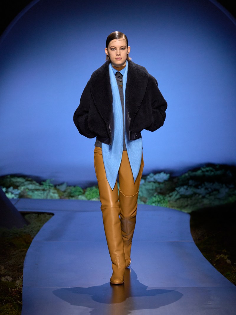 Hermès mira al crepúsculo para su armario femenino de fw26